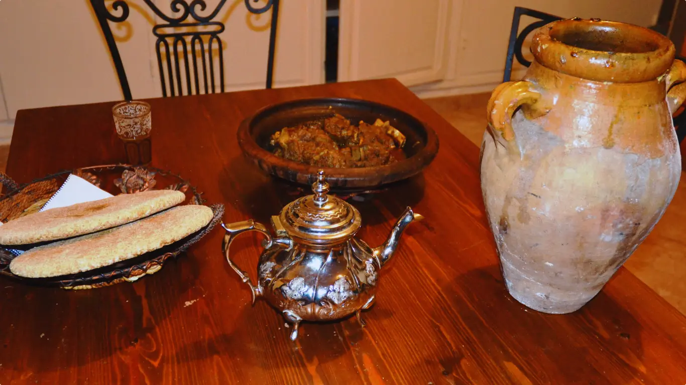 how to make Moroccan tangia marrakchia meat and spices