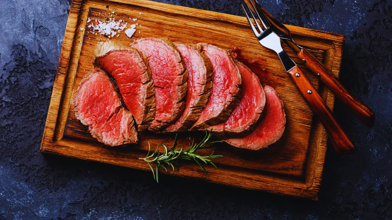 Best Beef Tenderloin Recipe: Juicy, Tender & Foolproof